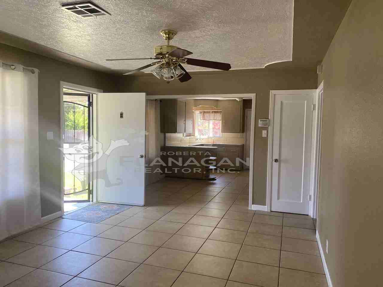 1274 Ivy Ave - Photo 3 of 10