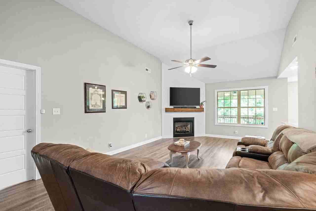 1133 Old Charlotte Trce - Photo 7 of 34