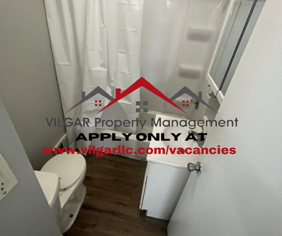 256 Roosevelt St - Photo 3 of 14