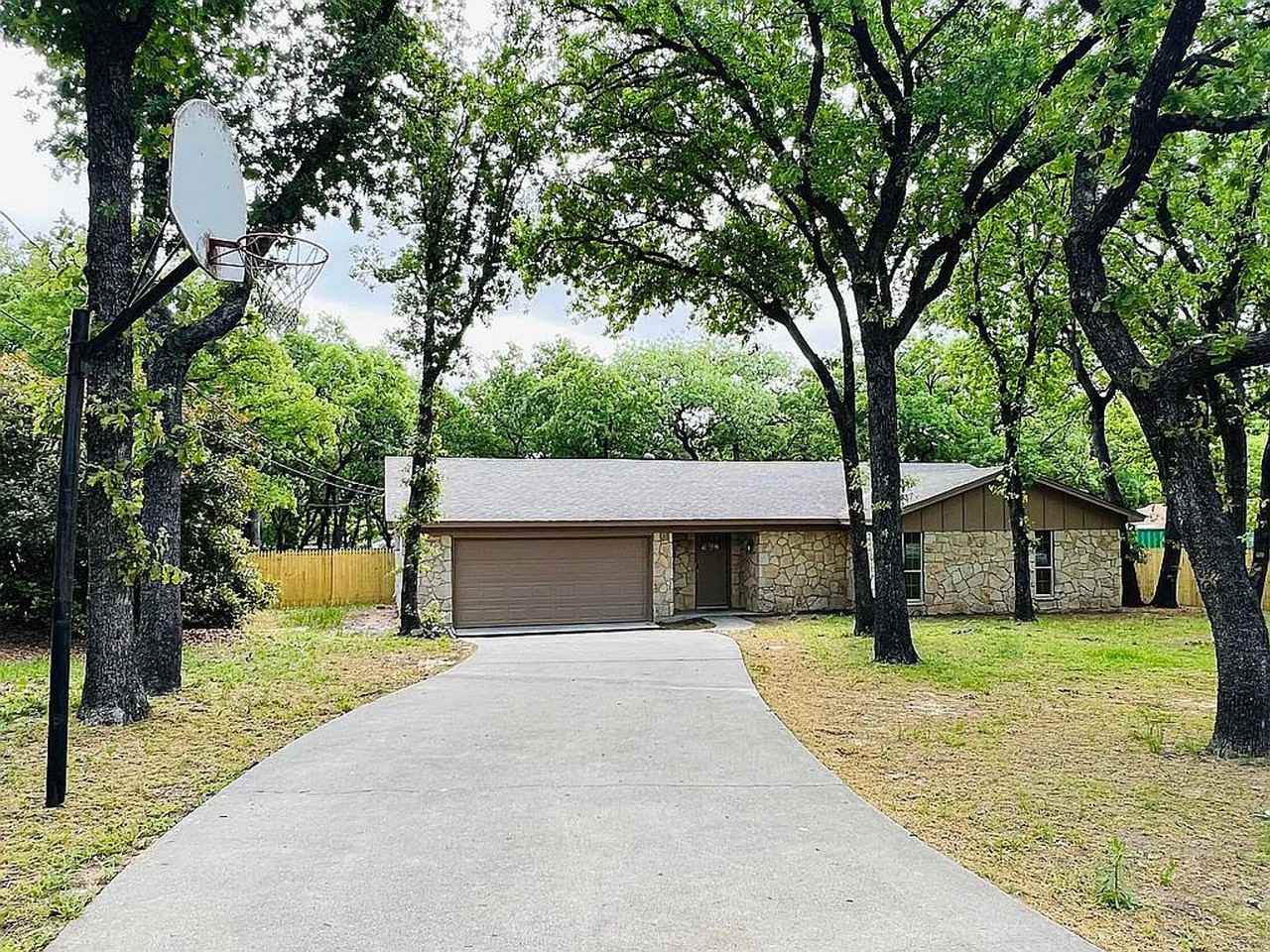 2605 W Highland Dr - Photo 2 of 18