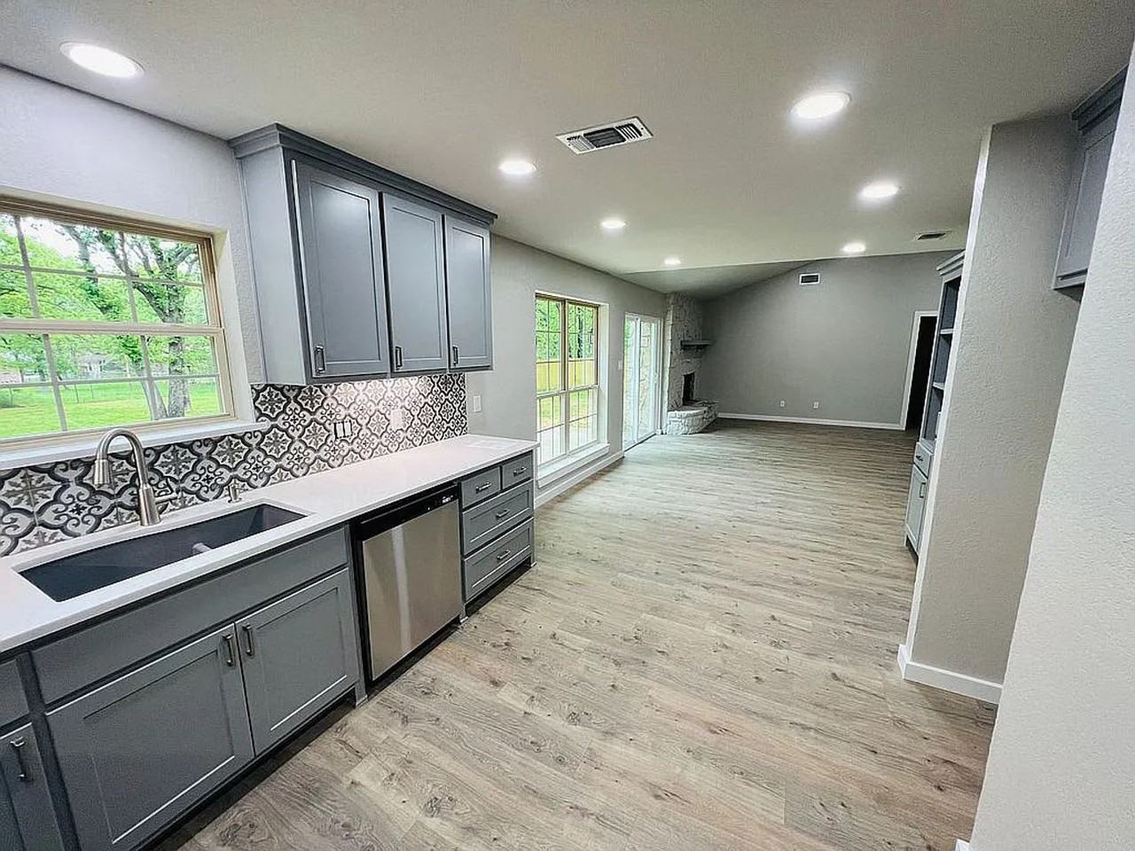 2605 W Highland Dr - Photo 4 of 18