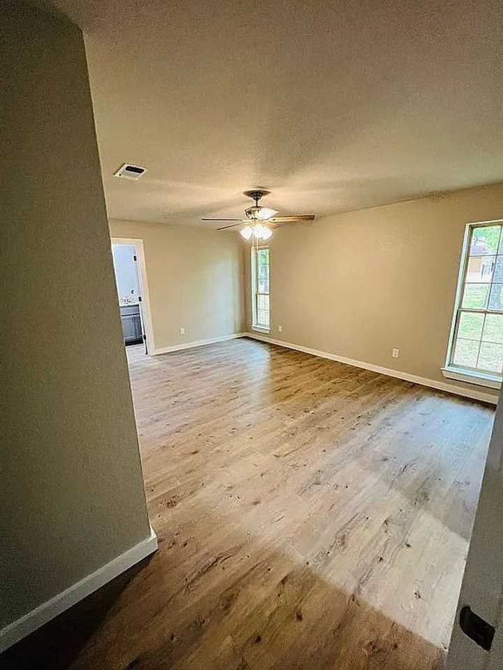 2605 W Highland Dr - Photo 7 of 18