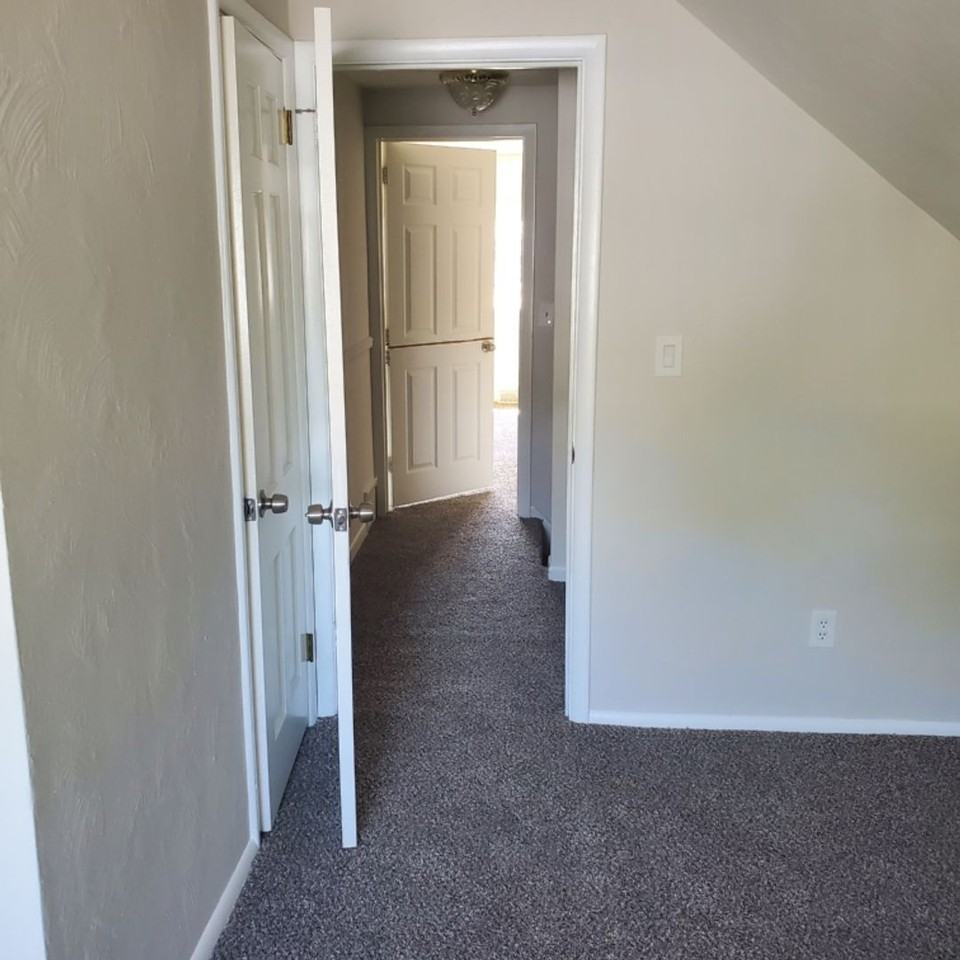 4895 Rosewood Dr - Photo 3 of 17