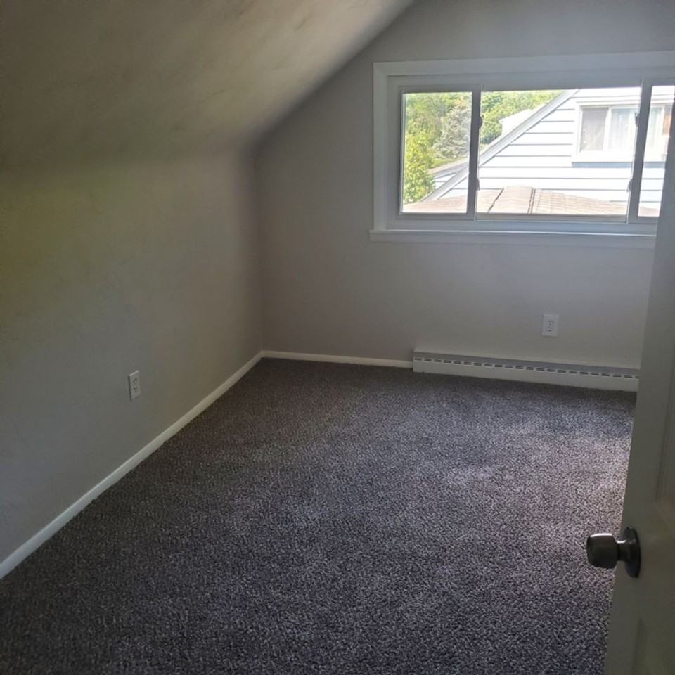4895 Rosewood Dr - Photo 4 of 17