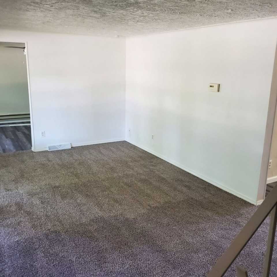 4895 Rosewood Dr - Photo 5 of 17