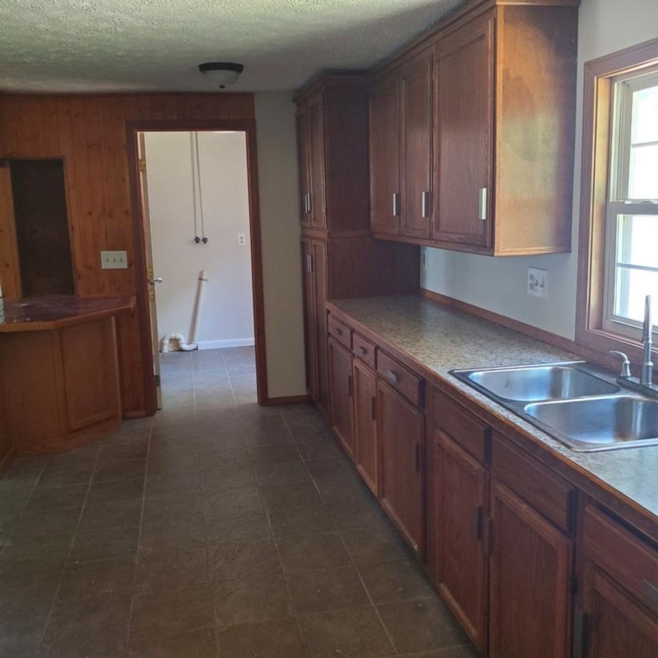 4895 Rosewood Dr - Photo 6 of 17