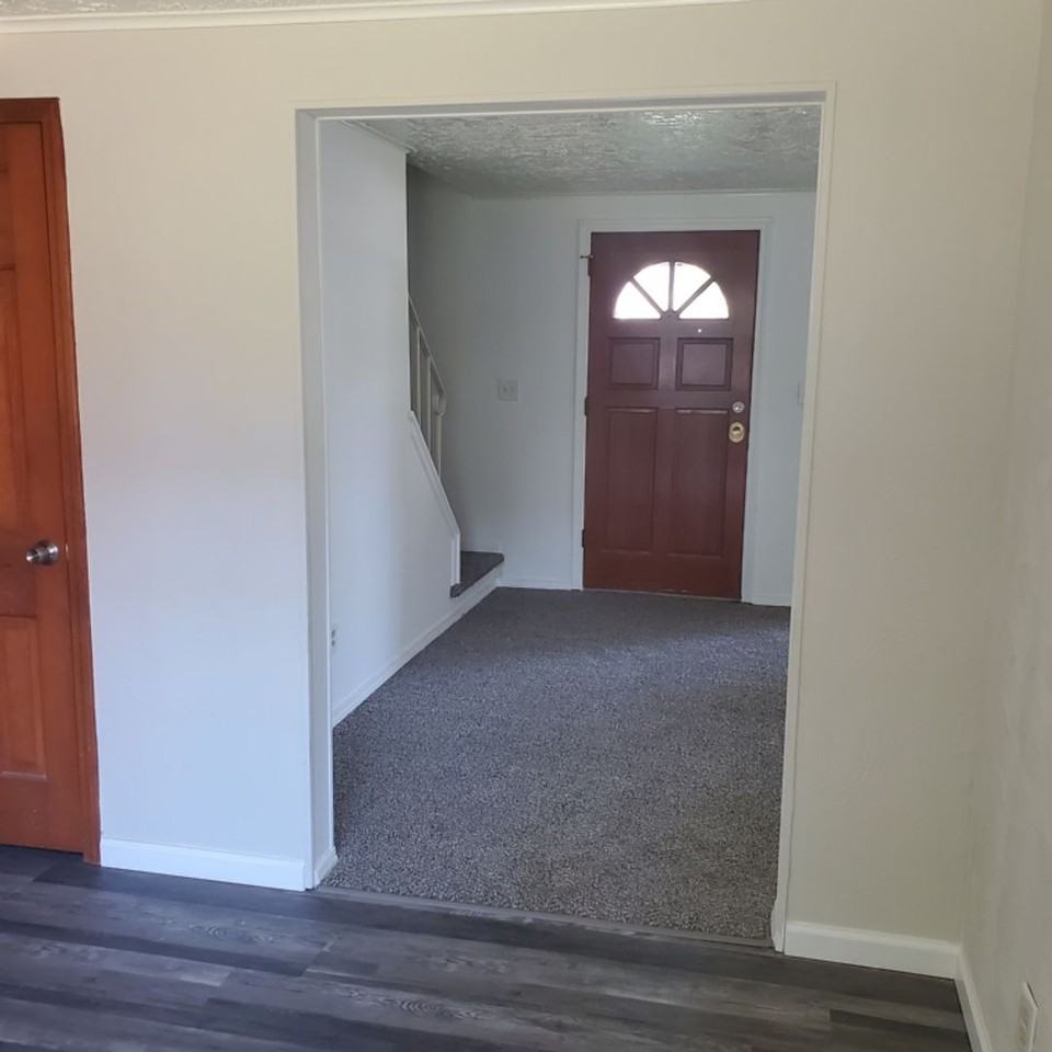4895 Rosewood Dr - Photo 7 of 17