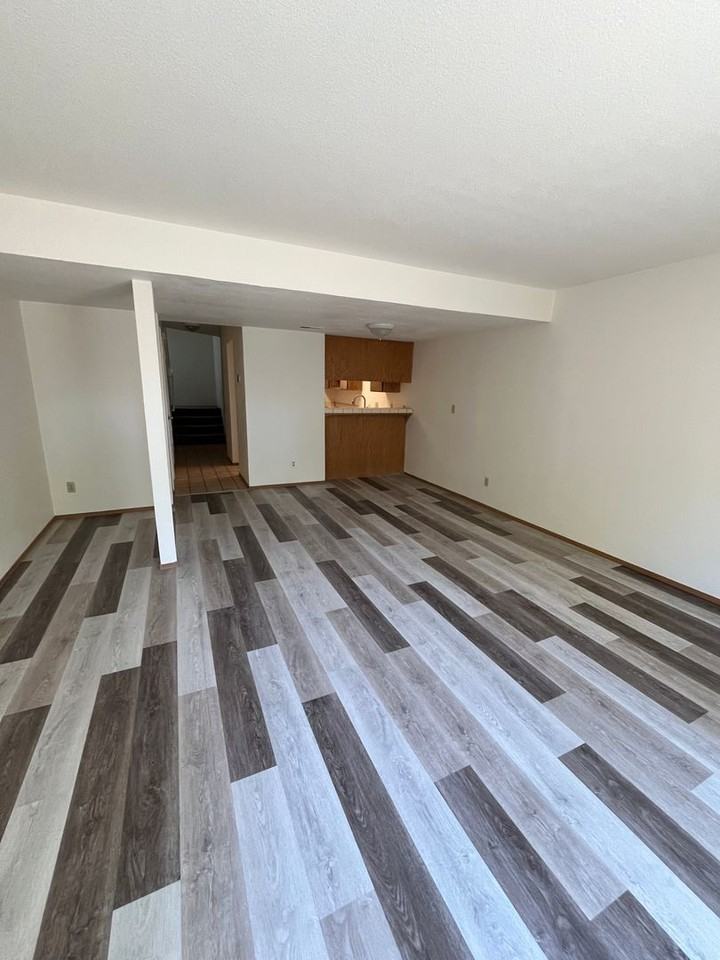 870 Adams St - Photo 7 of 16