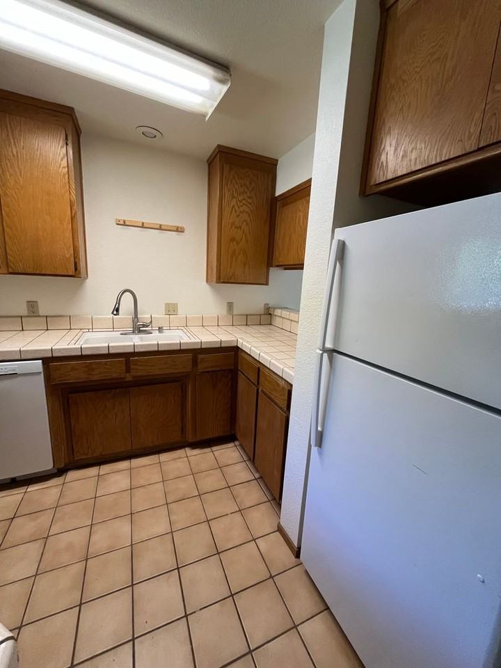 870 Adams St - Photo 6 of 16