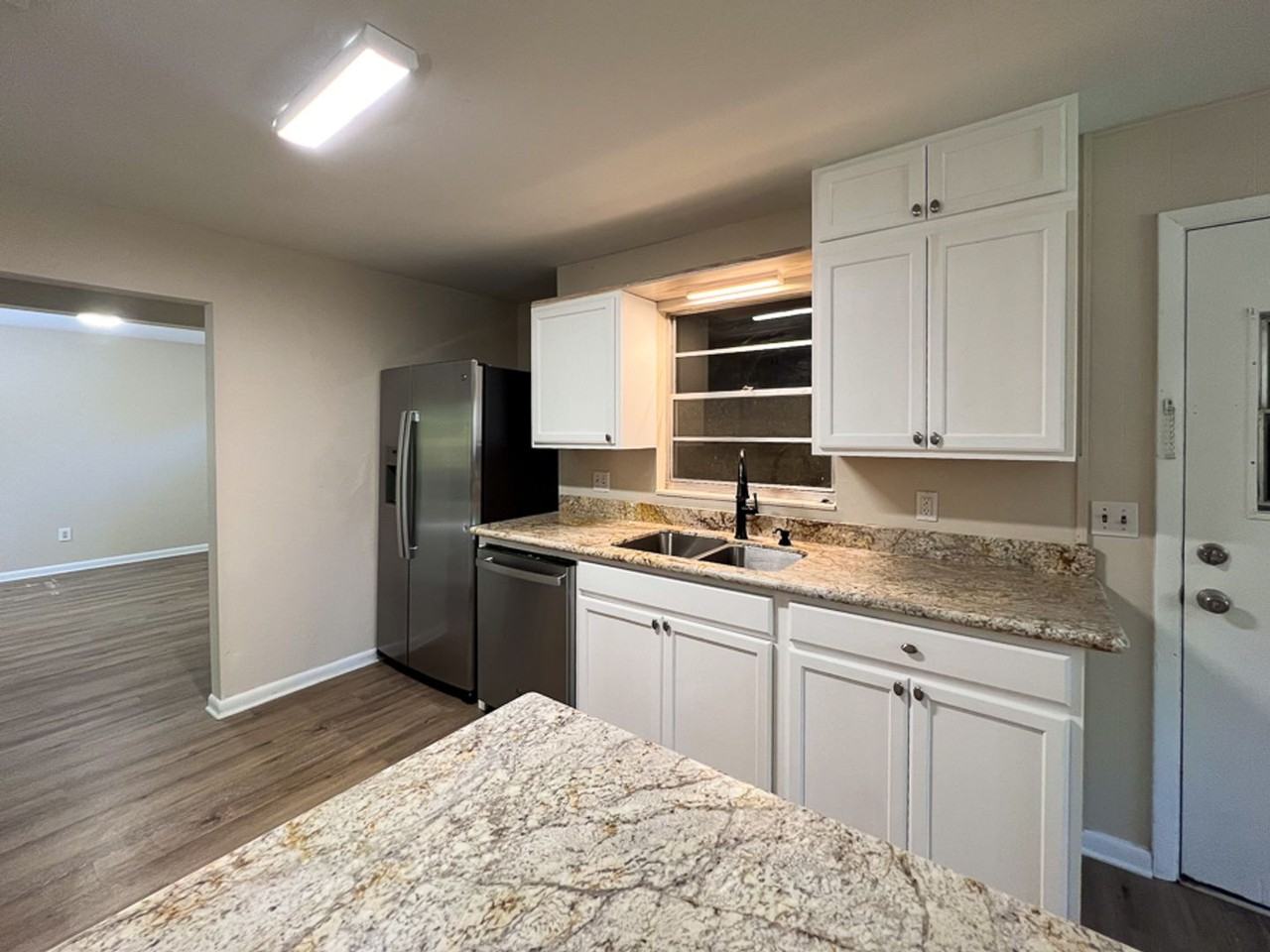 2110 Nw 54th Ter - Photo 7 of 41