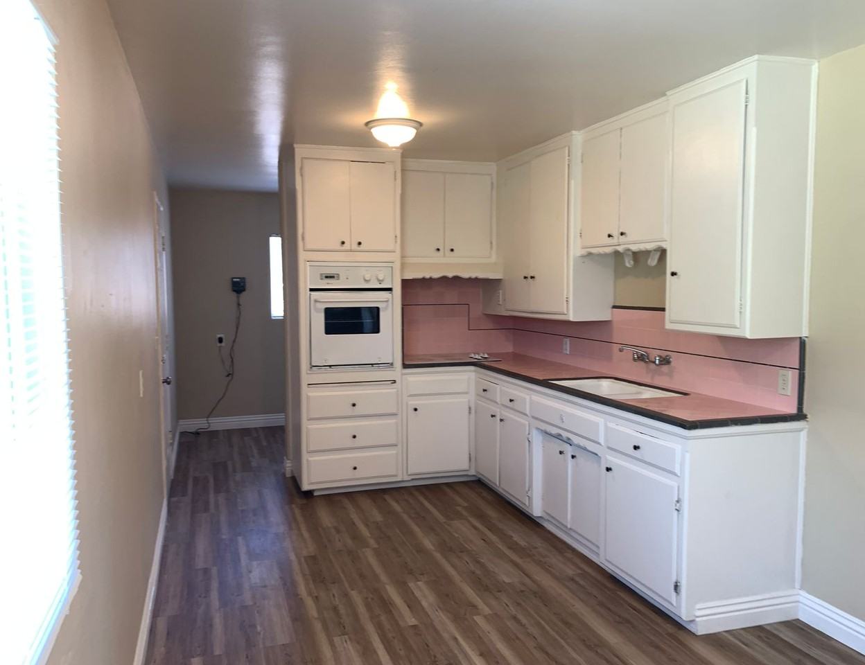 121 Regal St - Photo 6 of 28