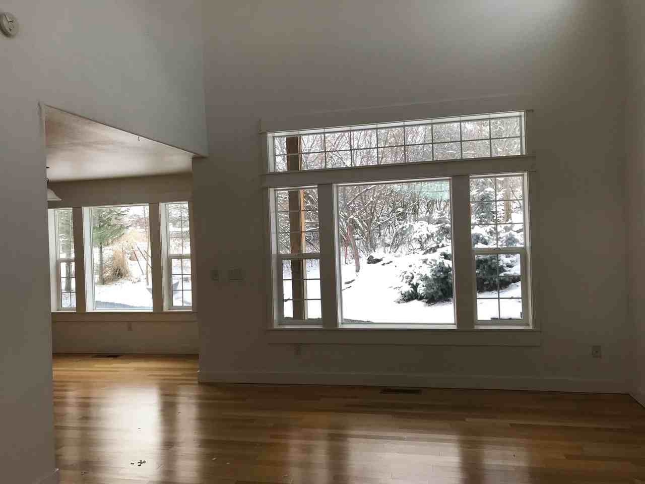 1058 Bismark St - Photo 2 of 15