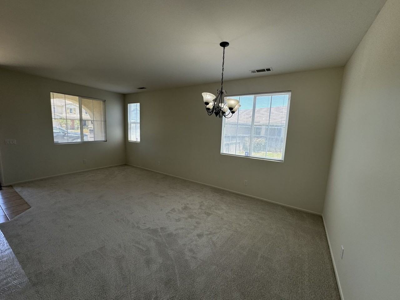 10622 Miami Ave - Photo 3 of 21