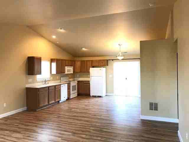 20087 Mount Hope Ln - Photo 2 of 13