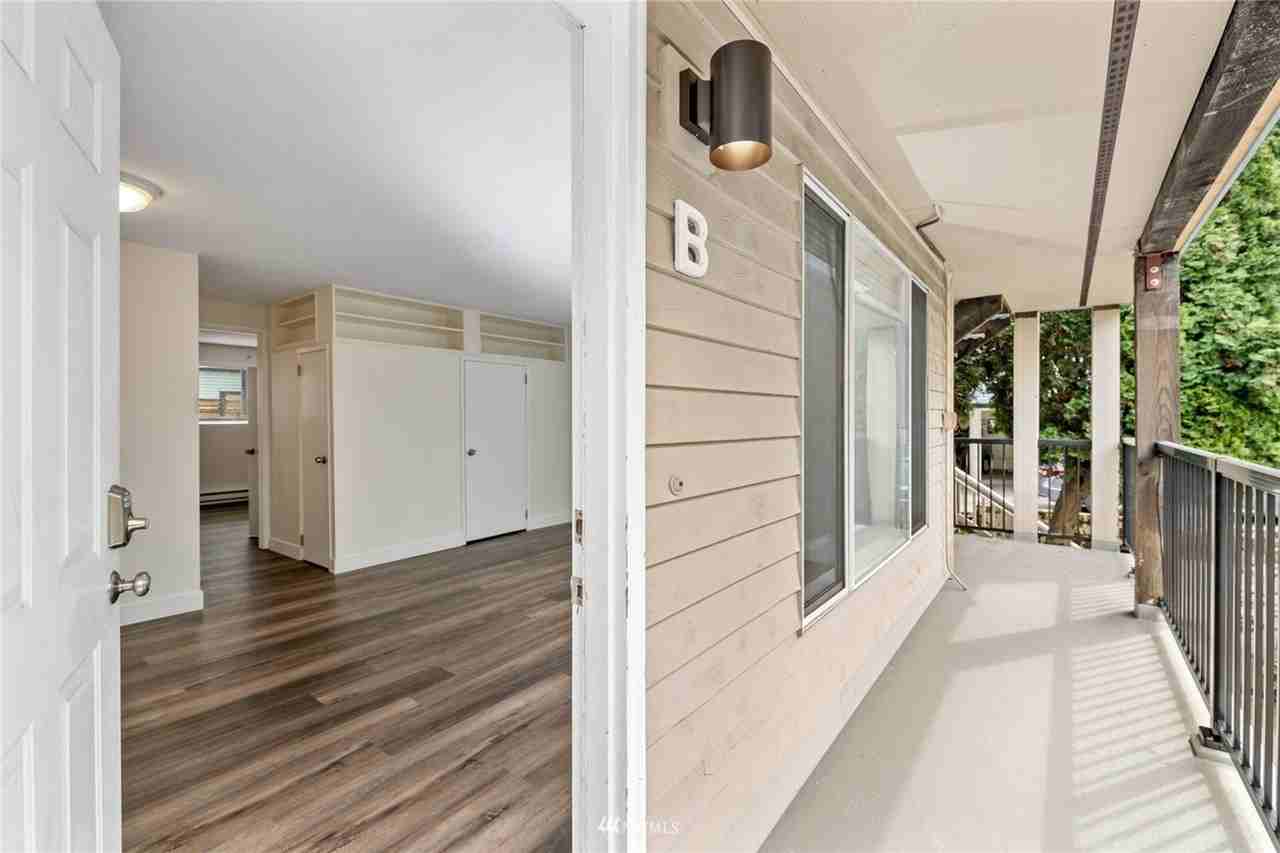 Stroud Apartments - Photo 3 of 10