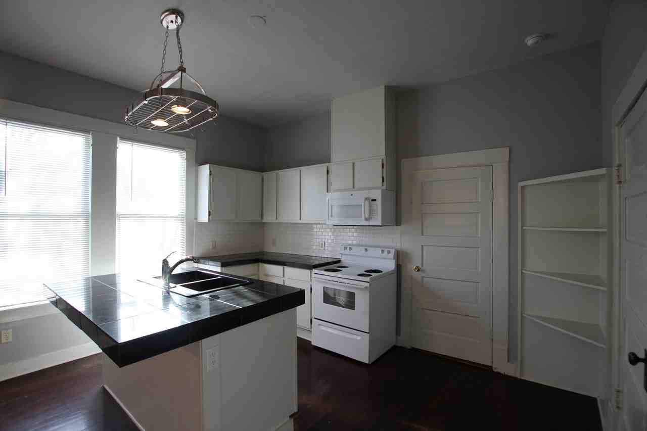 522 W Dobbs St - Photo 6 of 16