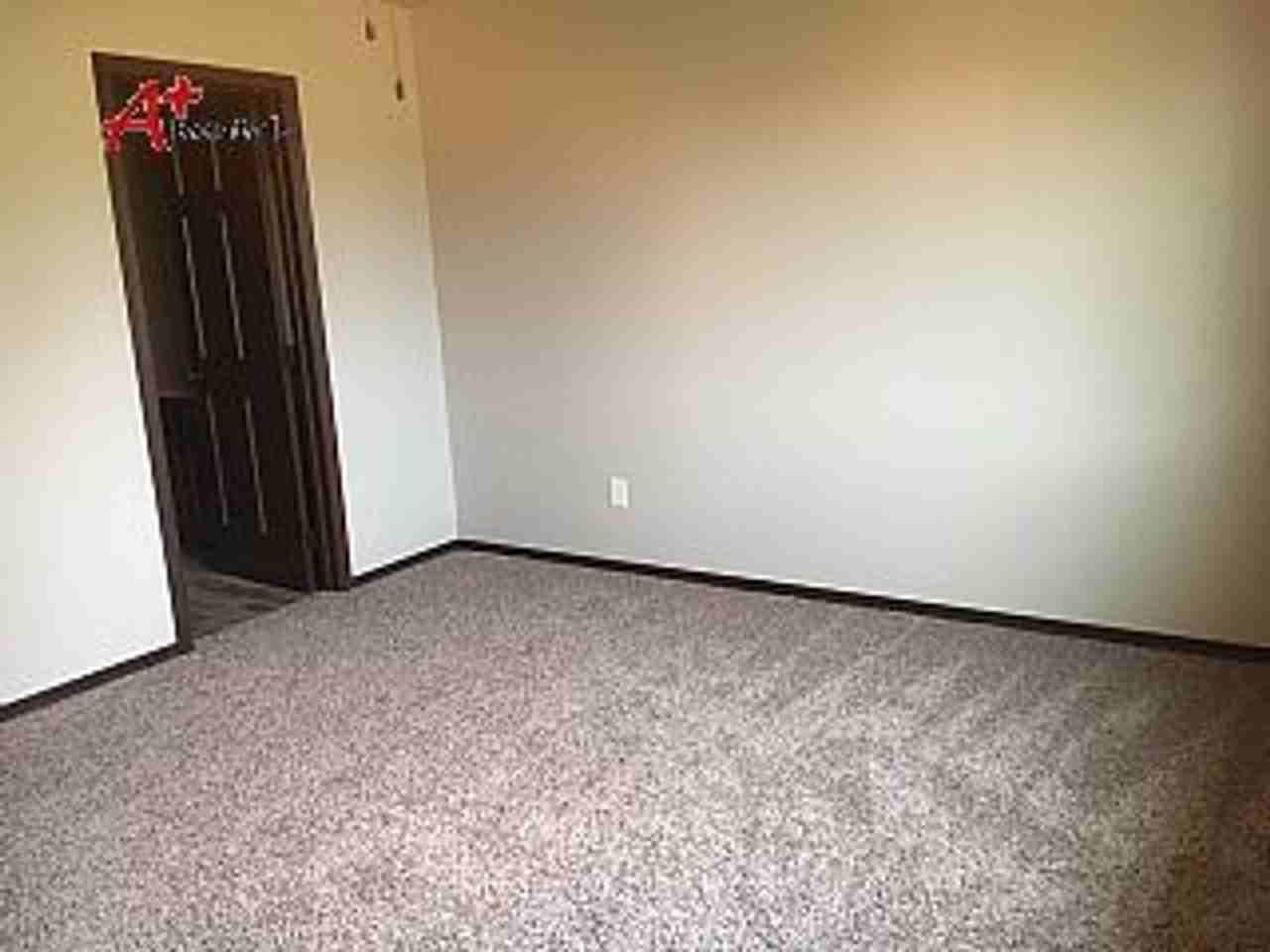 4209 N Pennsylvania Ave - Photo 2 of 20