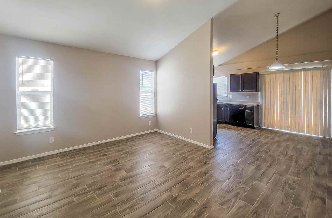 9467 Ariel Rico Ct - Photo 2 of 8