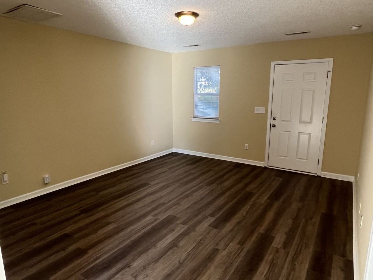 6130 Sid Crane Dr - Photo 3 of 22