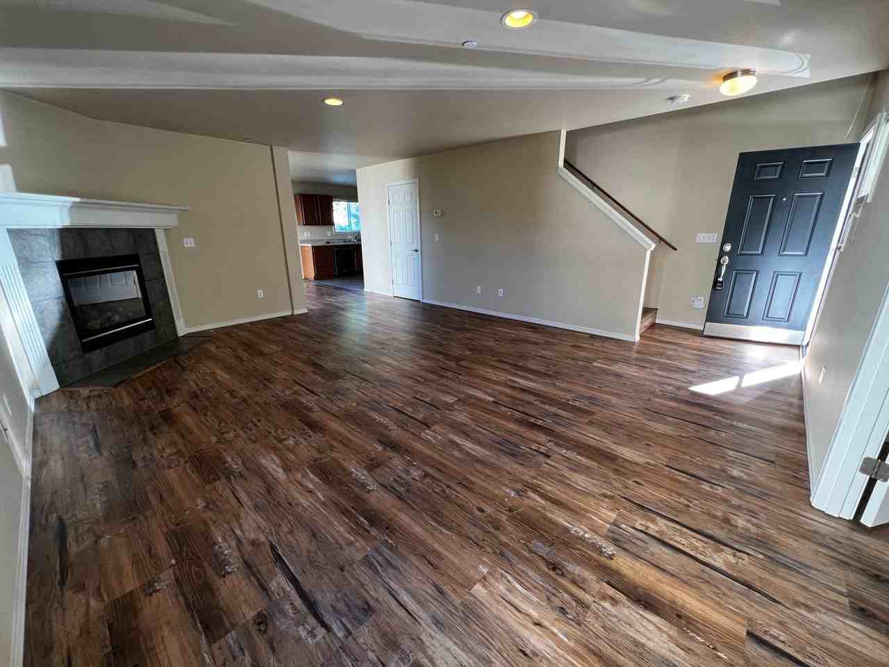 1391 Foreman Rd - Photo 3 of 27