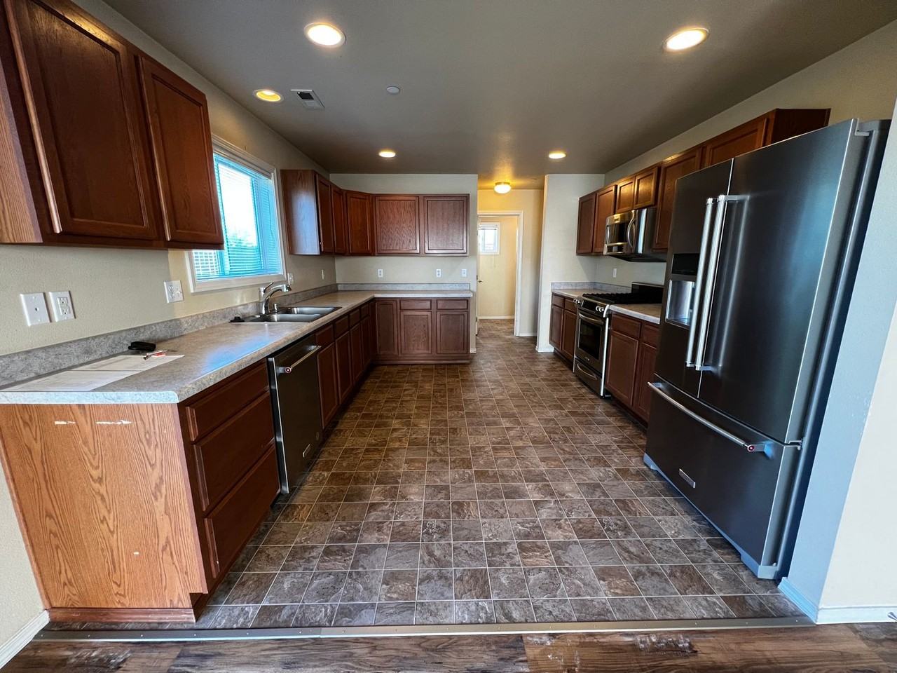 1391 Foreman Rd - Photo 6 of 27