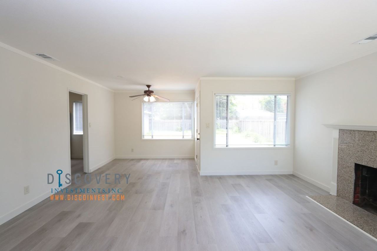 15958 Via Conejo - Photo 2 of 15