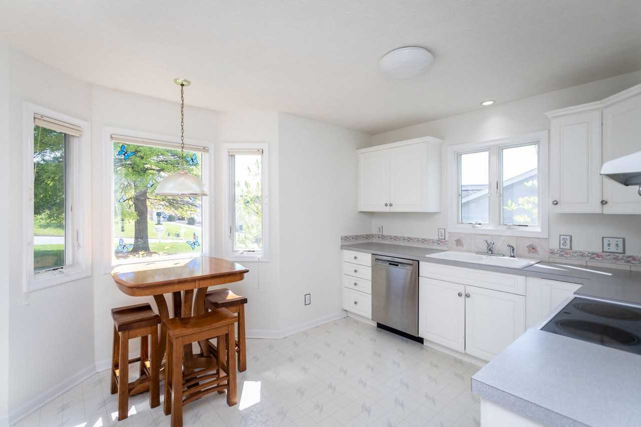 2161 Lake Terrace Drive - Photo 4 of 43