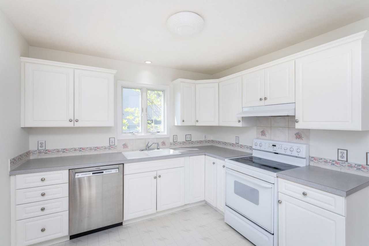 2161 Lake Terrace Drive - Photo 5 of 43