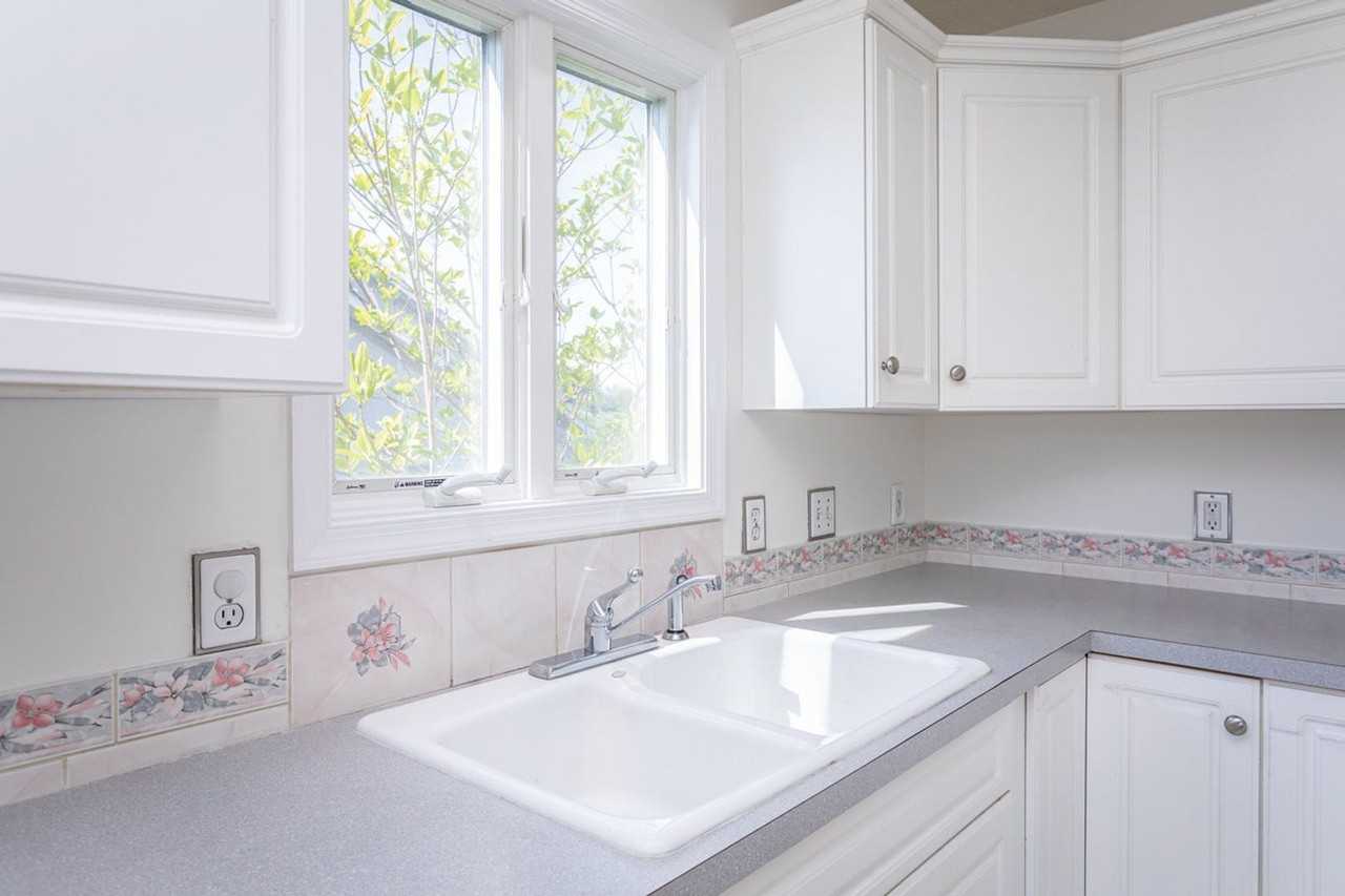 2161 Lake Terrace Drive - Photo 6 of 43