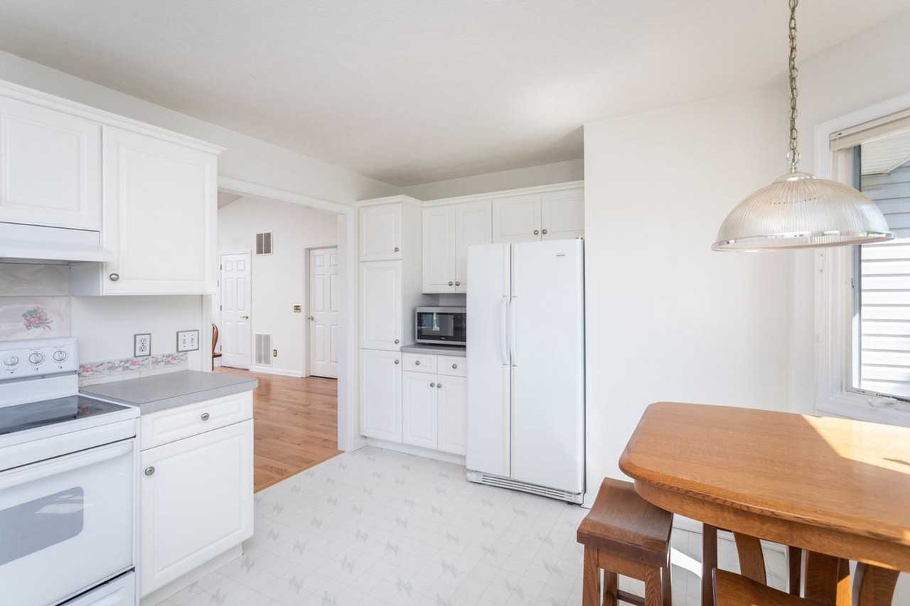 2161 Lake Terrace Drive - Photo 7 of 43