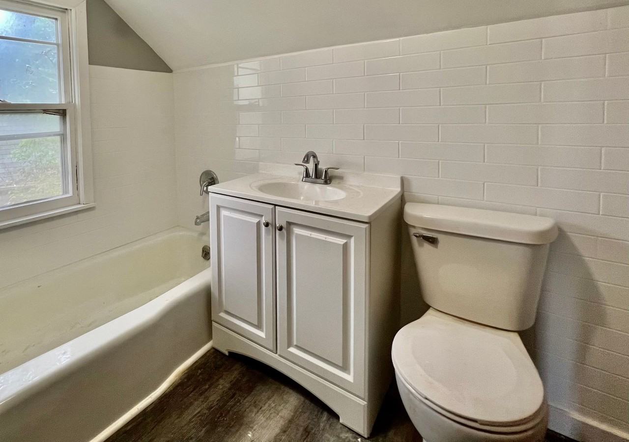 3447 Dupont Ave N - Photo 6 of 6