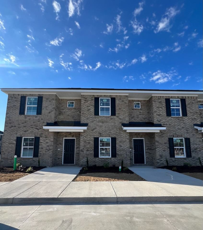 205 E Broad St #G - Photo 2 of 11