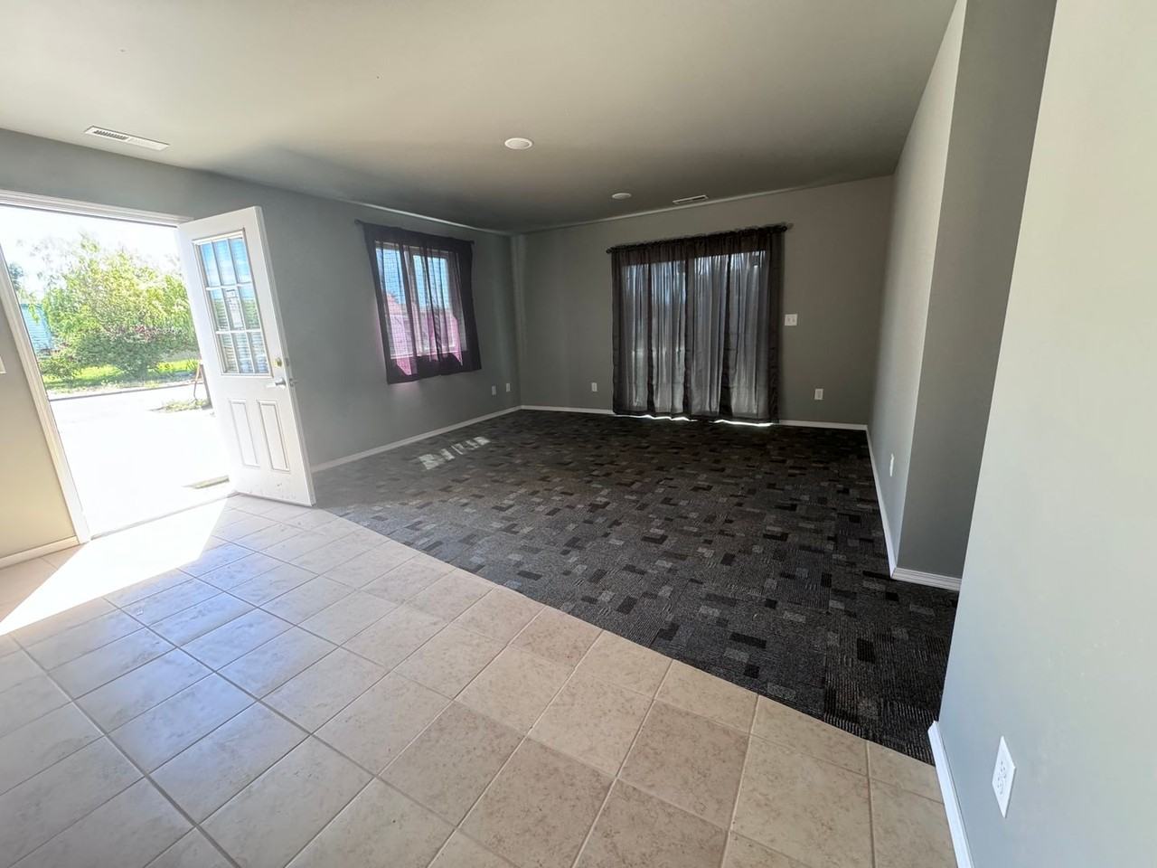 1004 S. 7th St - Photo 3 of 7