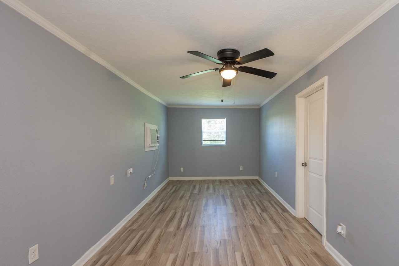 1840 Ollie St - Photo 7 of 24