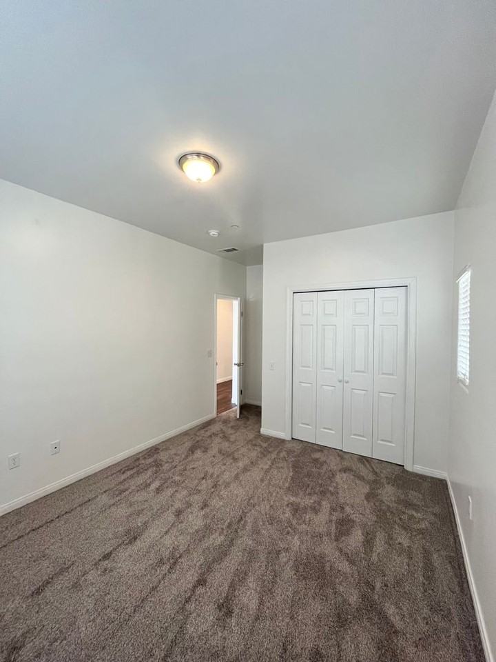 376 Lily Pad Ln - Photo 3 of 35
