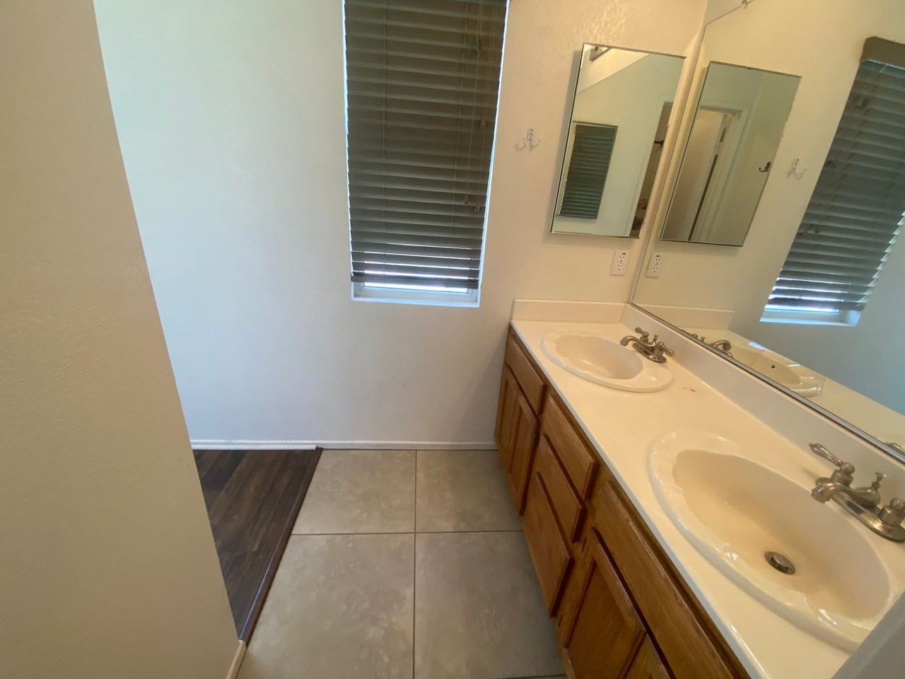 3641 Glenridge Ave - Photo 3 of 17