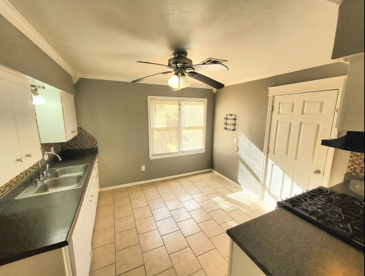2601 S Glenn Ave - Photo 3 of 18