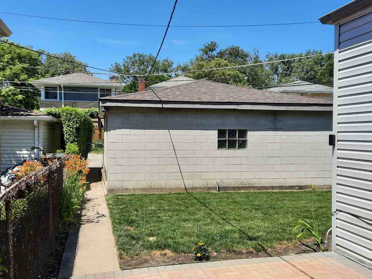 1720 Leland Ave - Photo 5 of 50