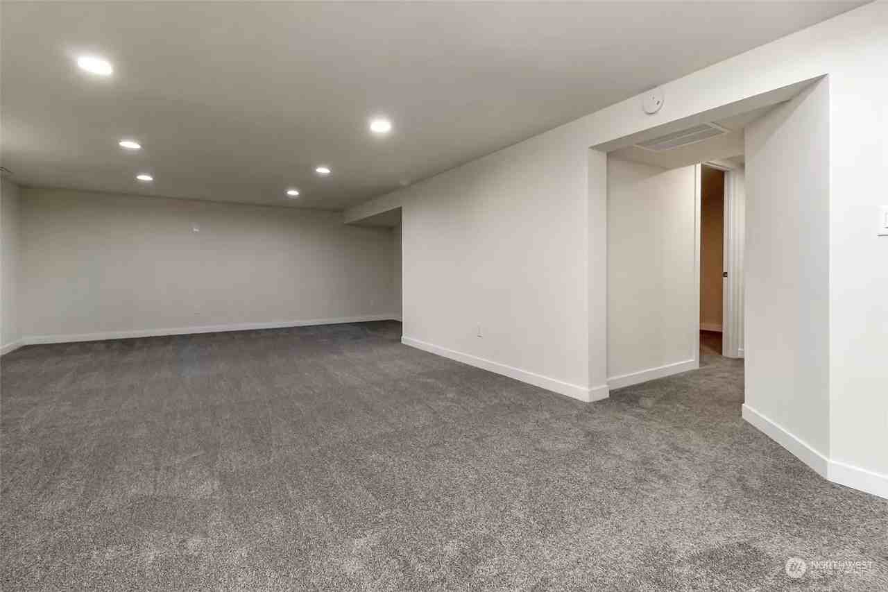 150 S 84th St #B - Photo 5 of 5