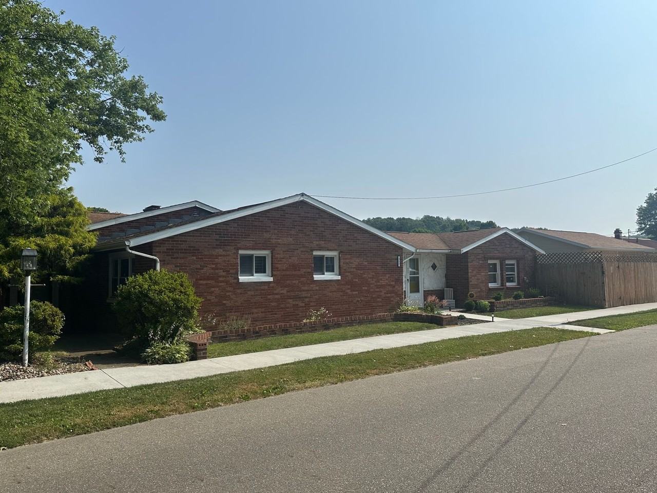 311 Lloyd St - Photo 2 of 8