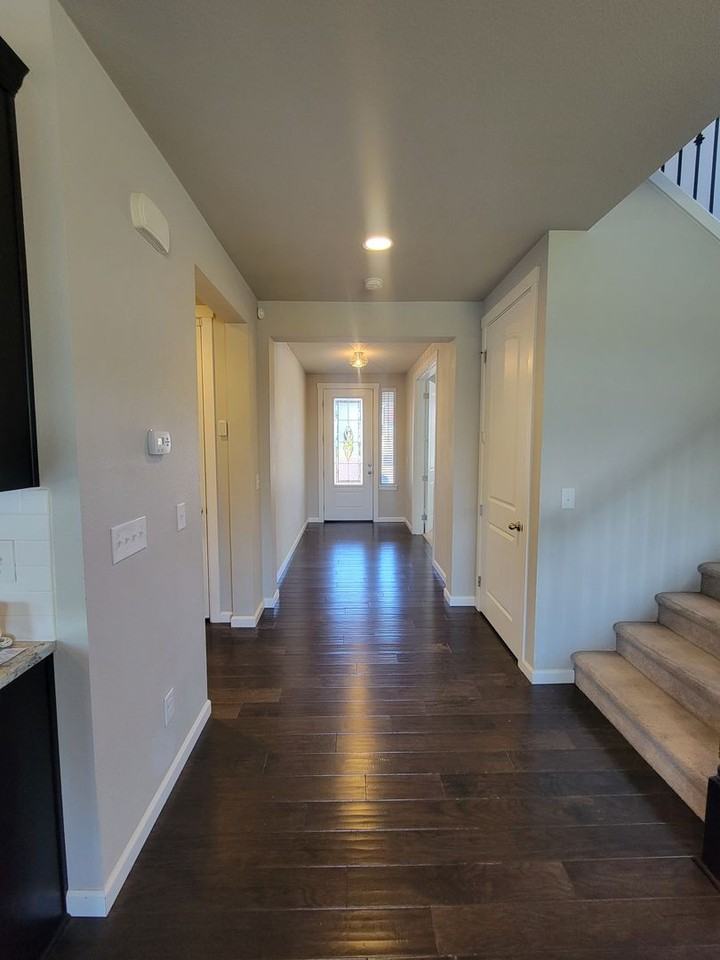 6025 S 302nd St - Photo 2 of 20