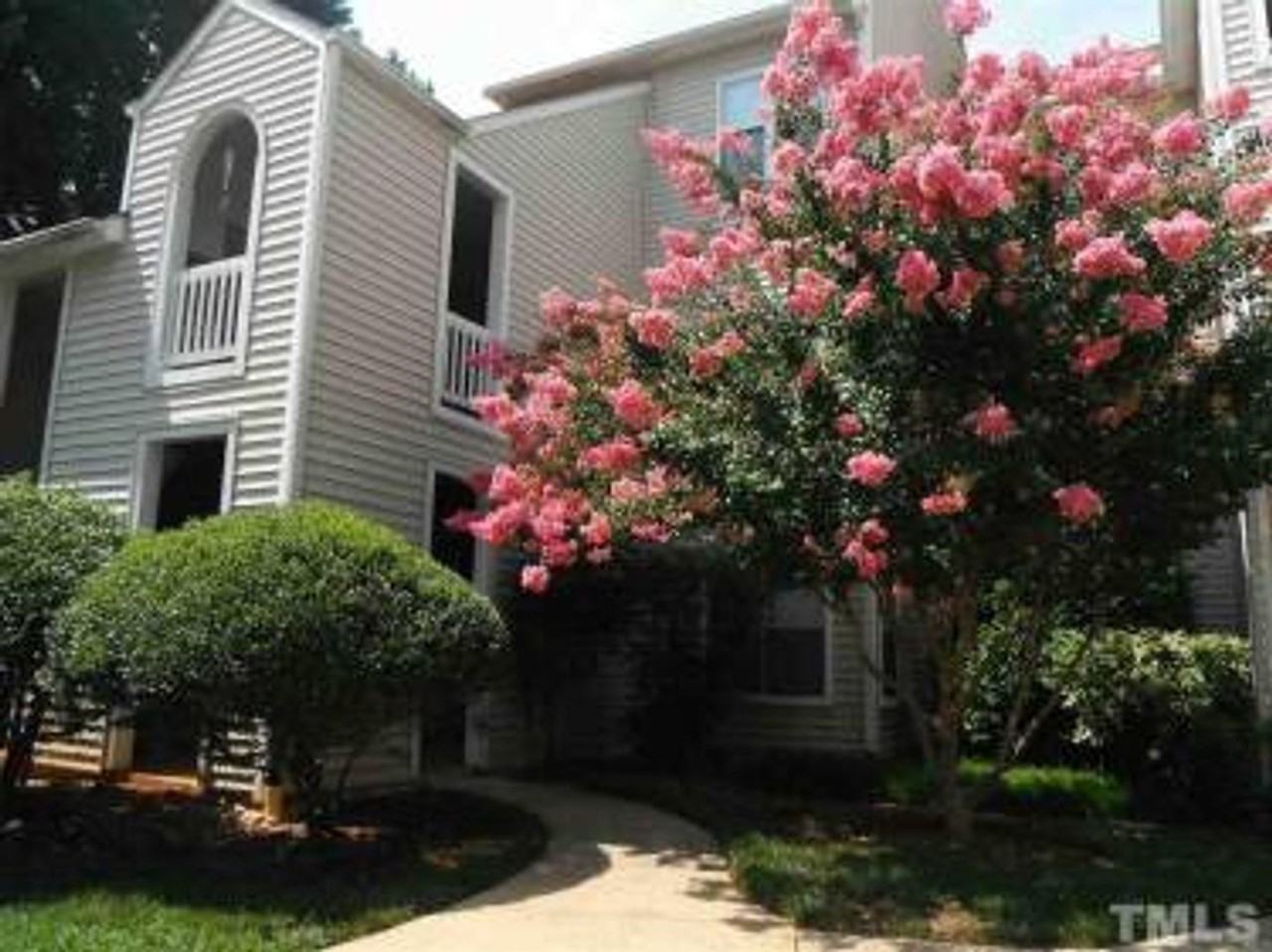 6111 Sunpointe Dr - Photo 7 of 27