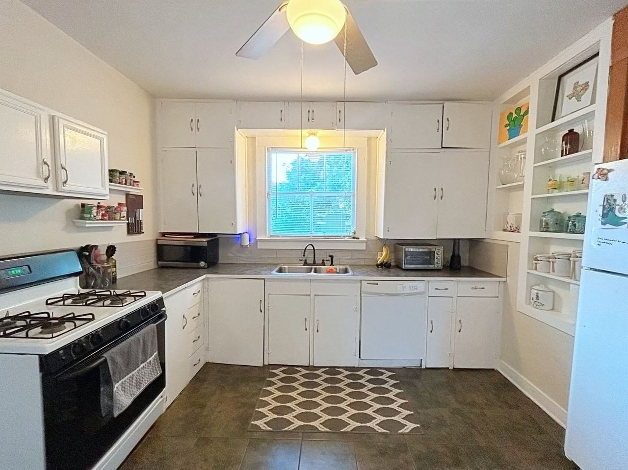 361 Richland Ave - Photo 7 of 23