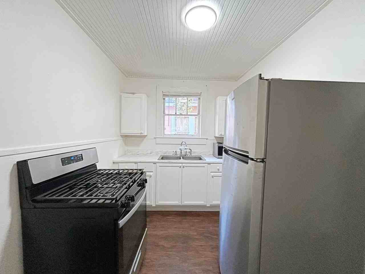 847 Blanchard St - Photo 3 of 23