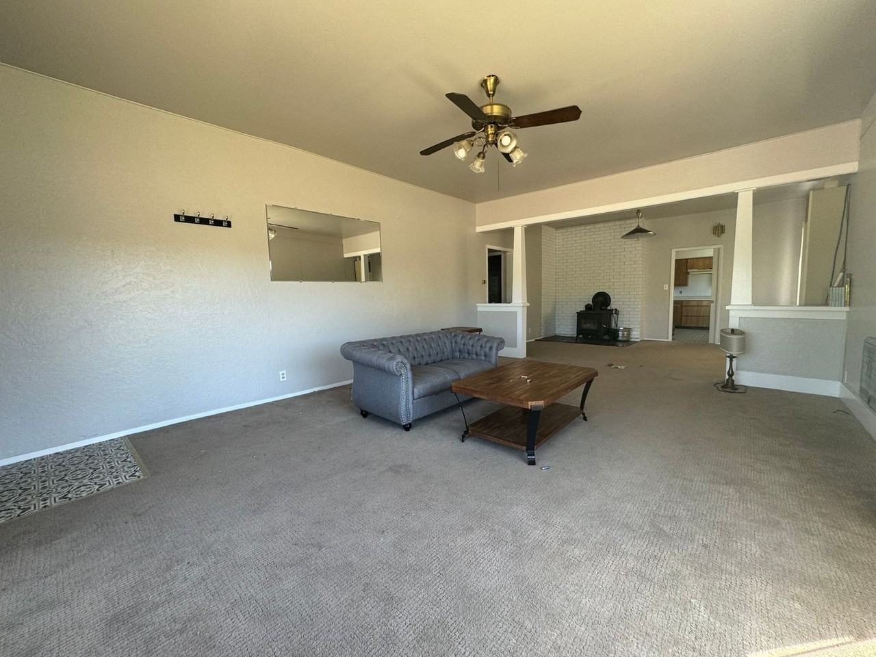 1304 Riverside Dr - Photo 2 of 40