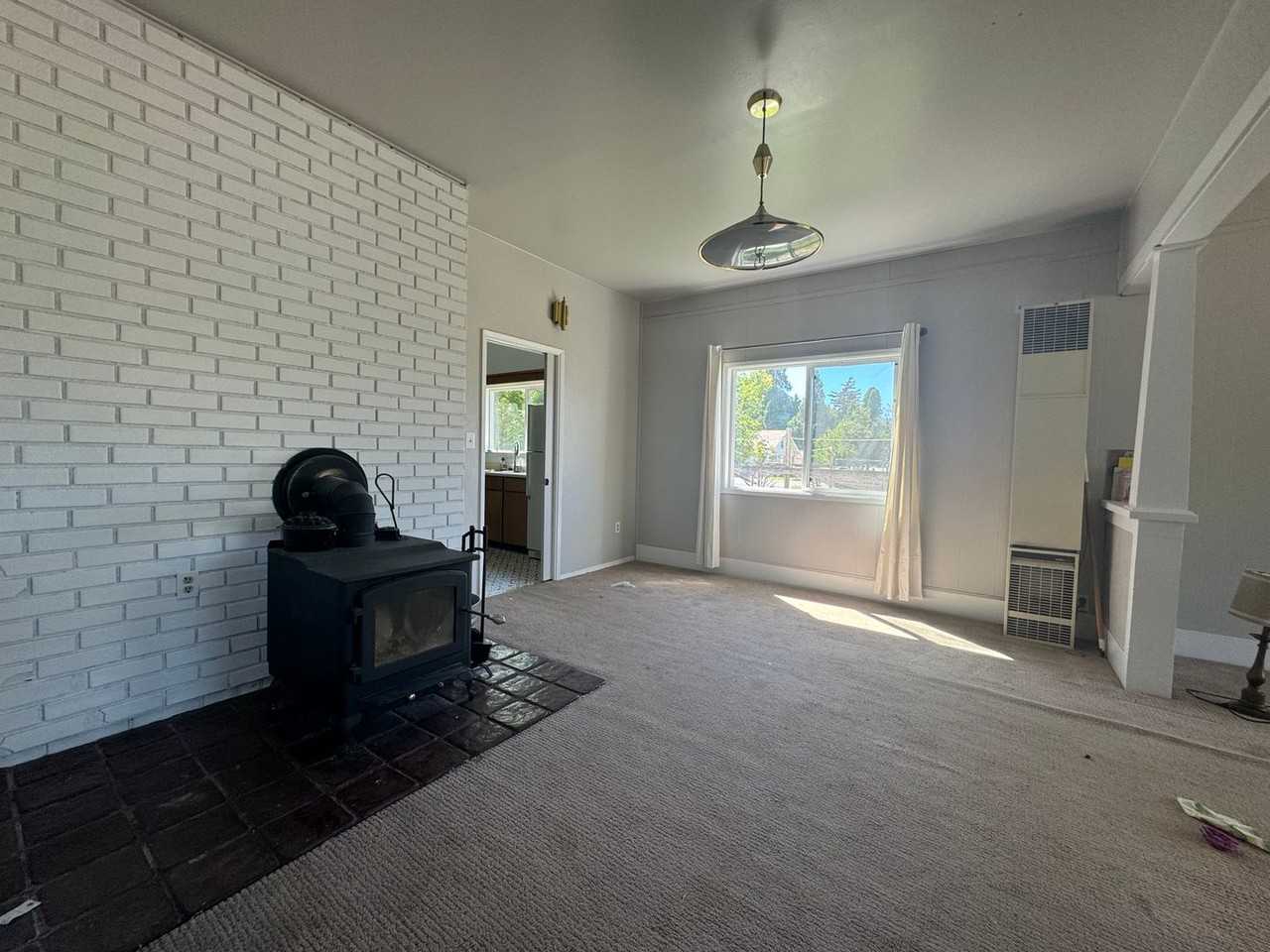 1304 Riverside Dr - Photo 5 of 40