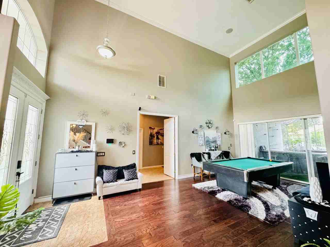 2706 Valiant Dr - Photo 3 of 36