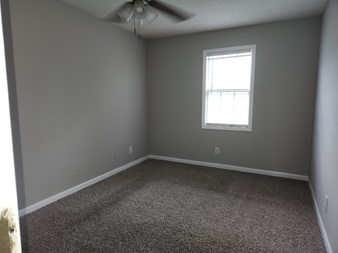 2005 Morgan Ave Sw Apt 4 #4 - Photo 4 of 13