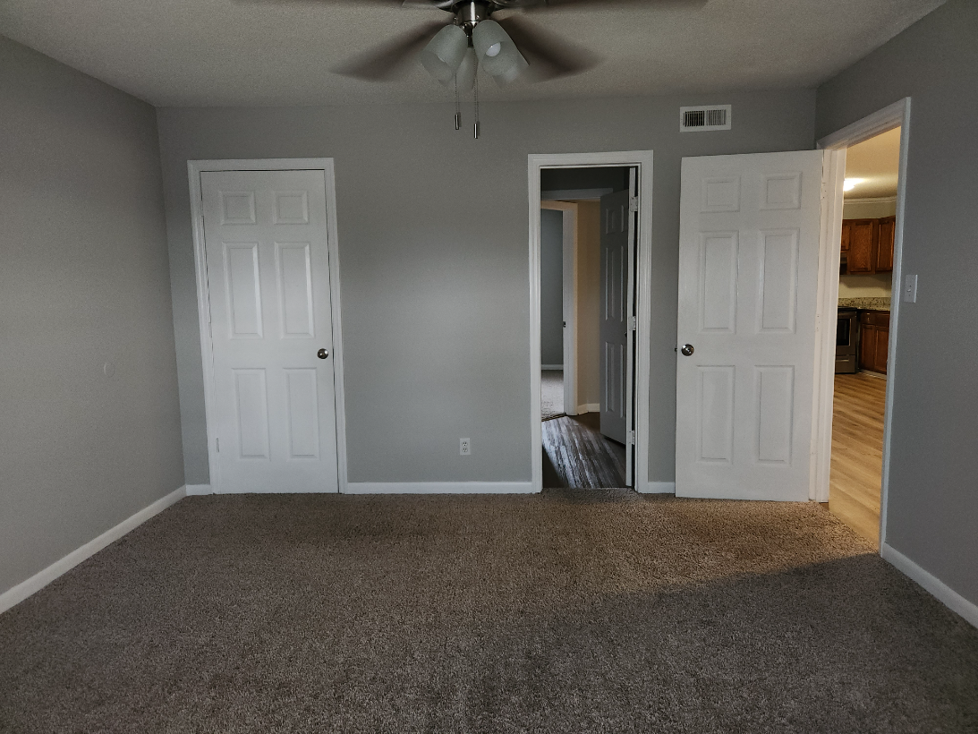 2005 Morgan Ave Sw Apt 4 #4 - Photo 5 of 13