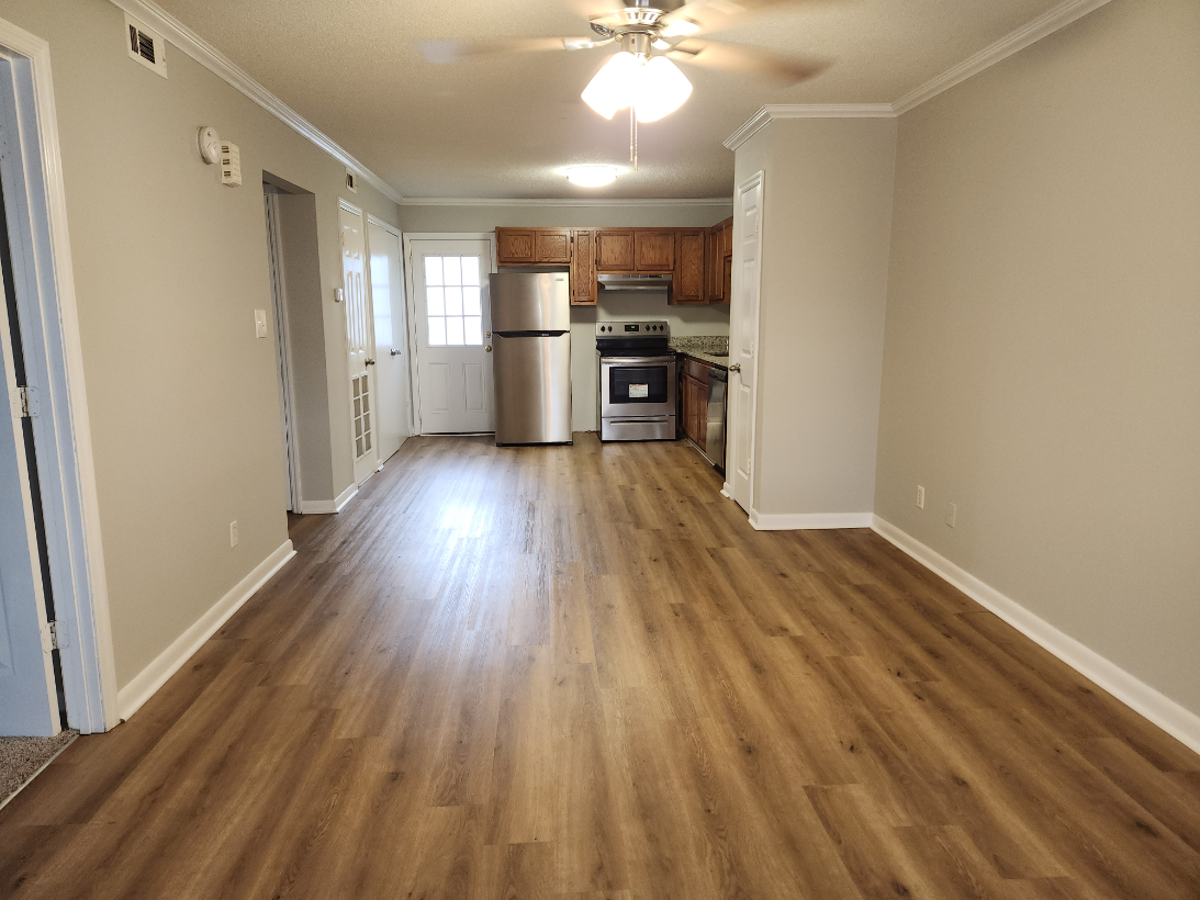 2005 Morgan Ave Sw Apt 4 #4 - Photo 2 of 13
